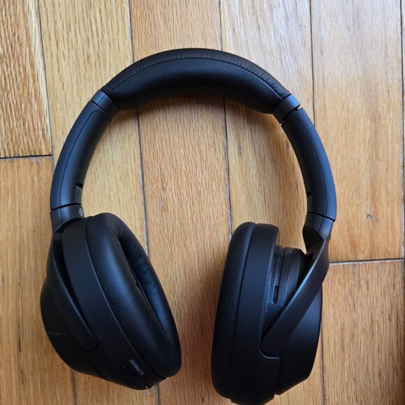 Sony WH1000XM3 Noise Cancelling Headphones, Wireless Bluetooth Over the Ear Head - Picture 6 of 8